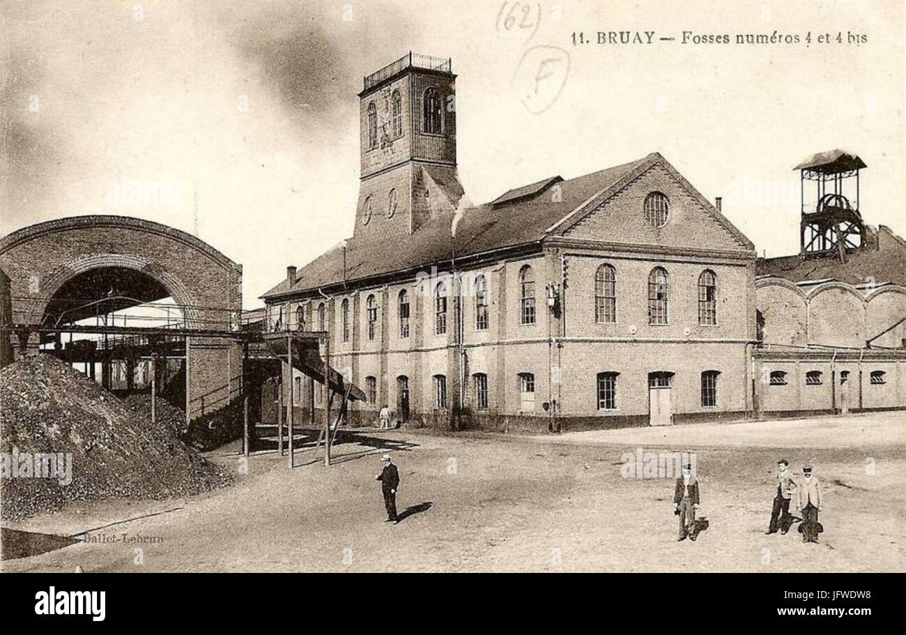 Bruay-la-Buissière - Fossato n° 4 - 4 bis - 4 ter des Mines de Bruay (J) Foto Stock