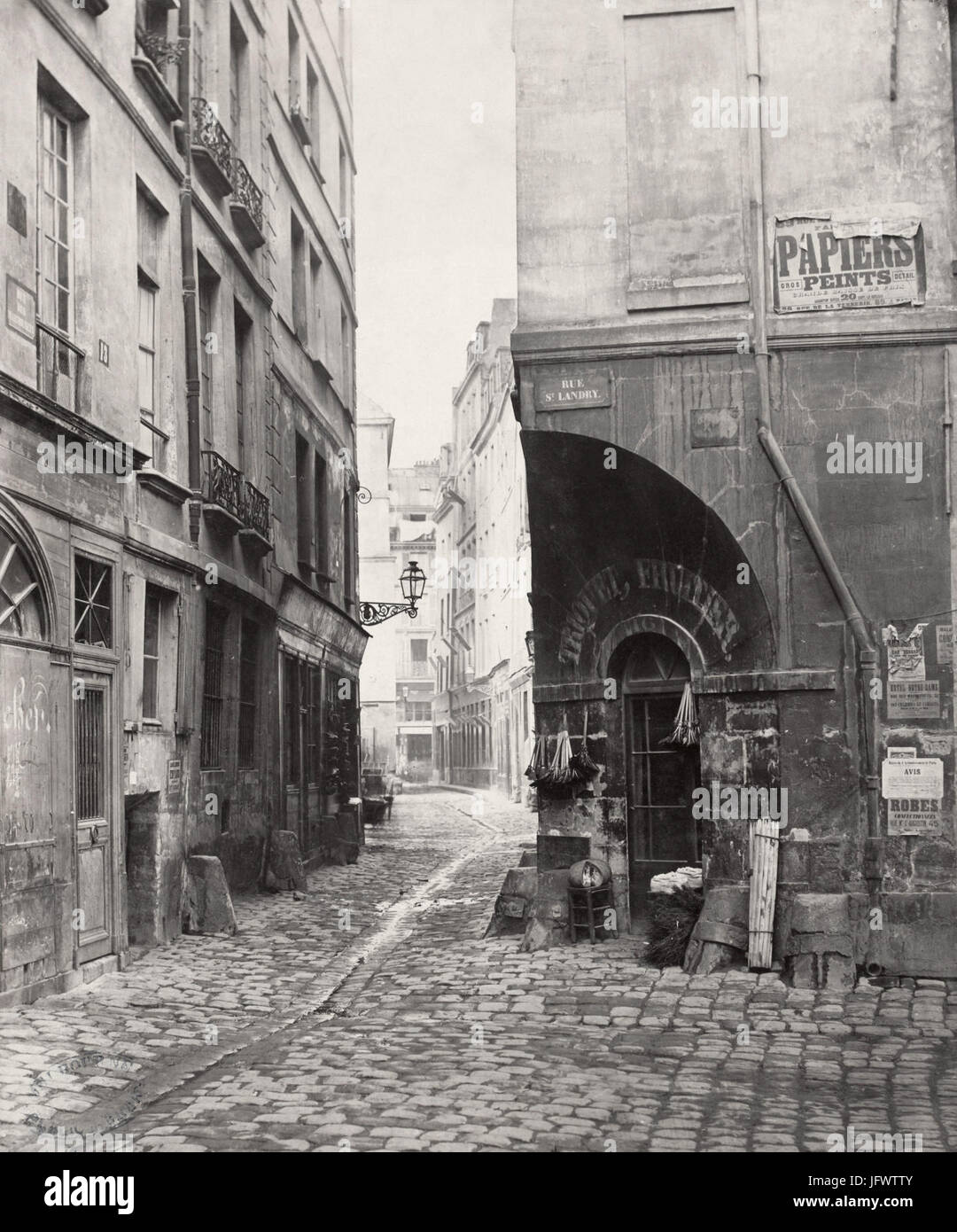 Charles Marville, Rue des Marmousets de la rue St. Landry, ca. 1853-70 Foto Stock