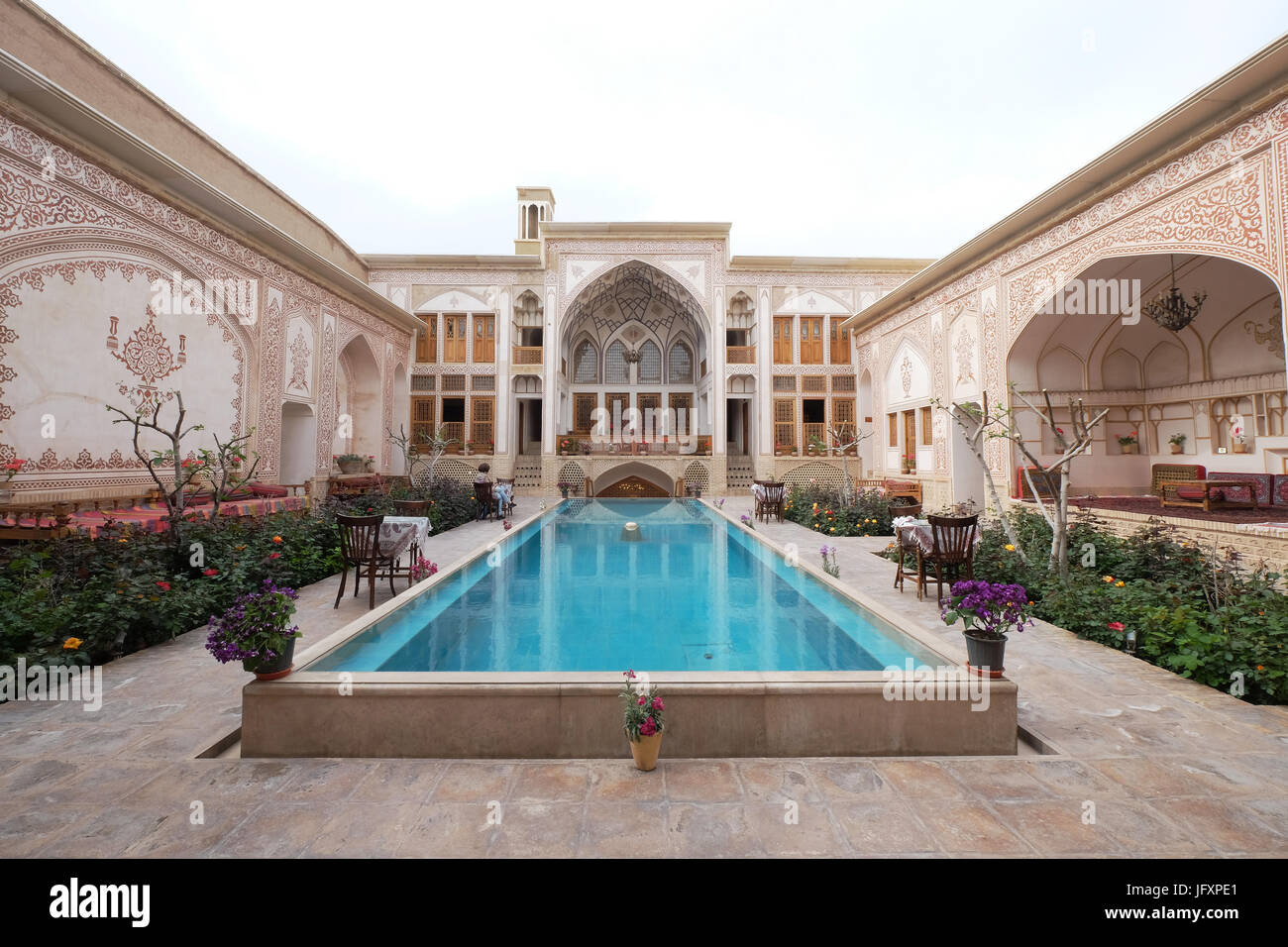 Raheb Mahinestan hotel Courtyard, provincia di Isfahan, Kashan, Iran Foto Stock