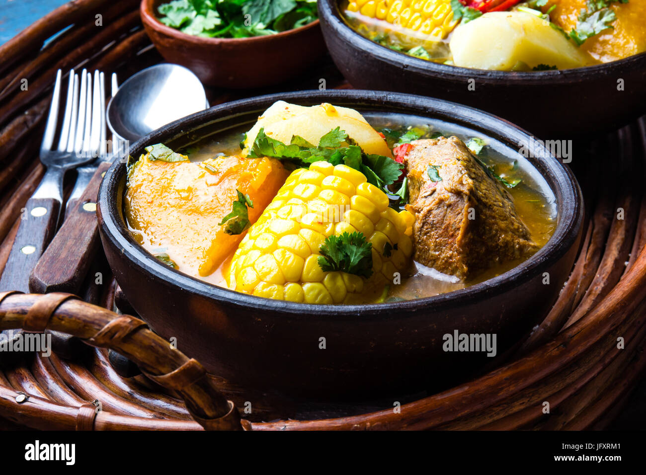 Cazuela chilena. Cileno zuppa di maiale - cazuela. Cibo latino-americano Foto Stock