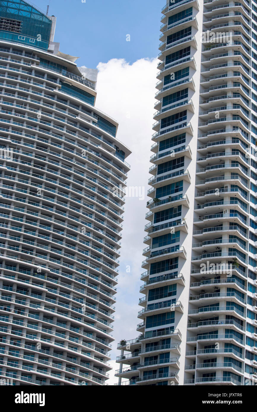 Primo piano alto appartamento torri in Panama City Foto Stock
