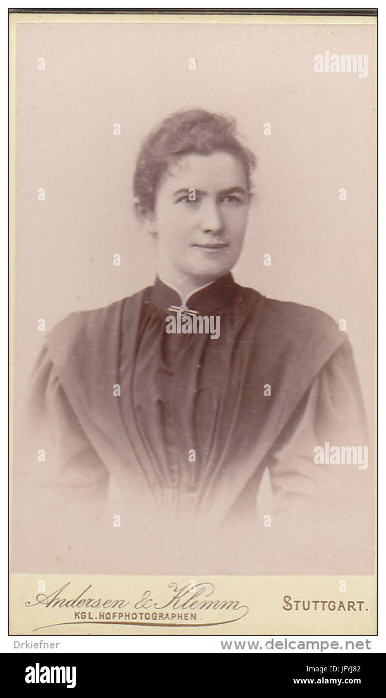 Fanny Pregizer, 26 Jahre alt, später verheiratete Schüle, Foto Andersen & Klemm, Stuttgart, 1894 (ca. 10,4 x 6,2cm) Foto Stock
