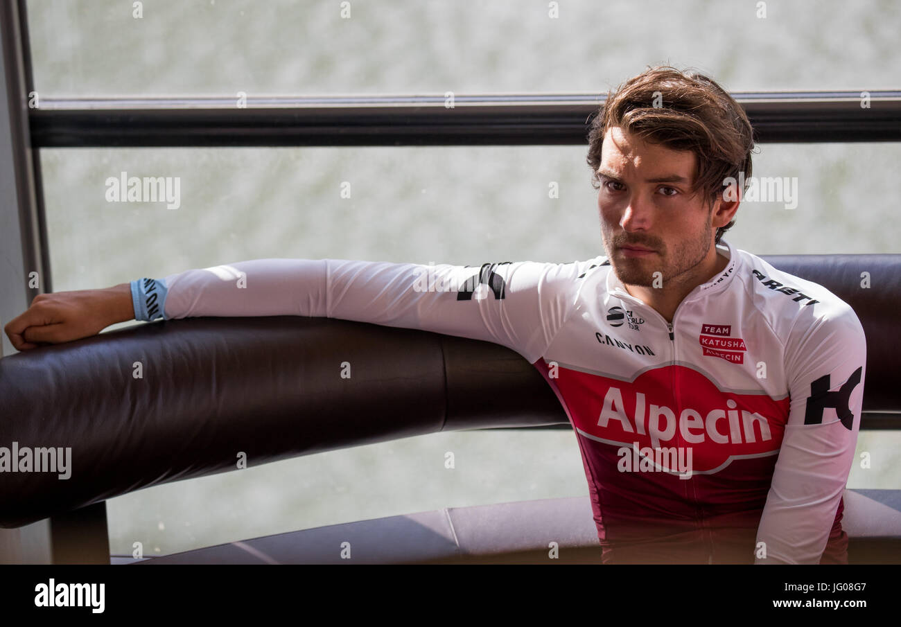 Il ciclista tedesco Rick Zabel dal Team Katusha Alpecin durante una conferenza stampa a Duesseldorf in Germania, 28 giugno 2017. Il Tour de France avrà inizio il 1 luglio a Duesseldorf. Foto: Daniel Karmann/dpa Foto Stock