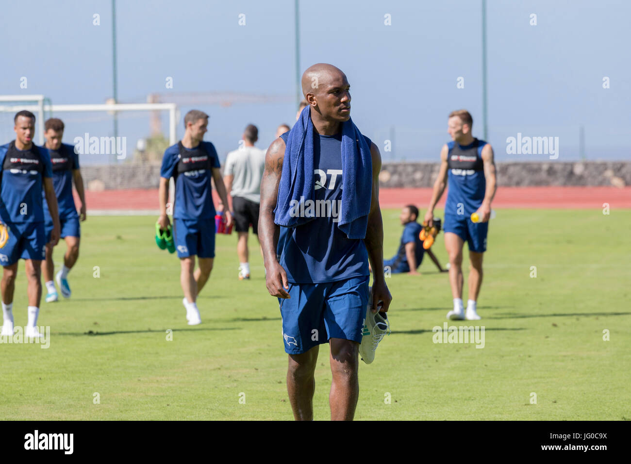 Tenerife. Il 3° luglio 2017. Andre saggezza confermato nuova firma oggi vede la formazione con Derby County Football Club di formazione presso il T3 impianto sportivo in Tenerife. Foto Stock