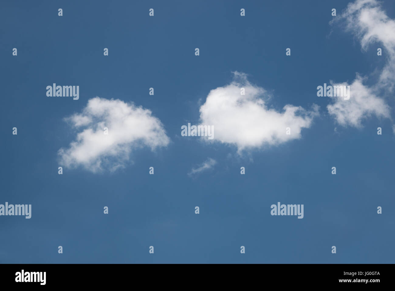 Cumulus Fractus nubi in un caldo pomeriggio del Texas Foto Stock