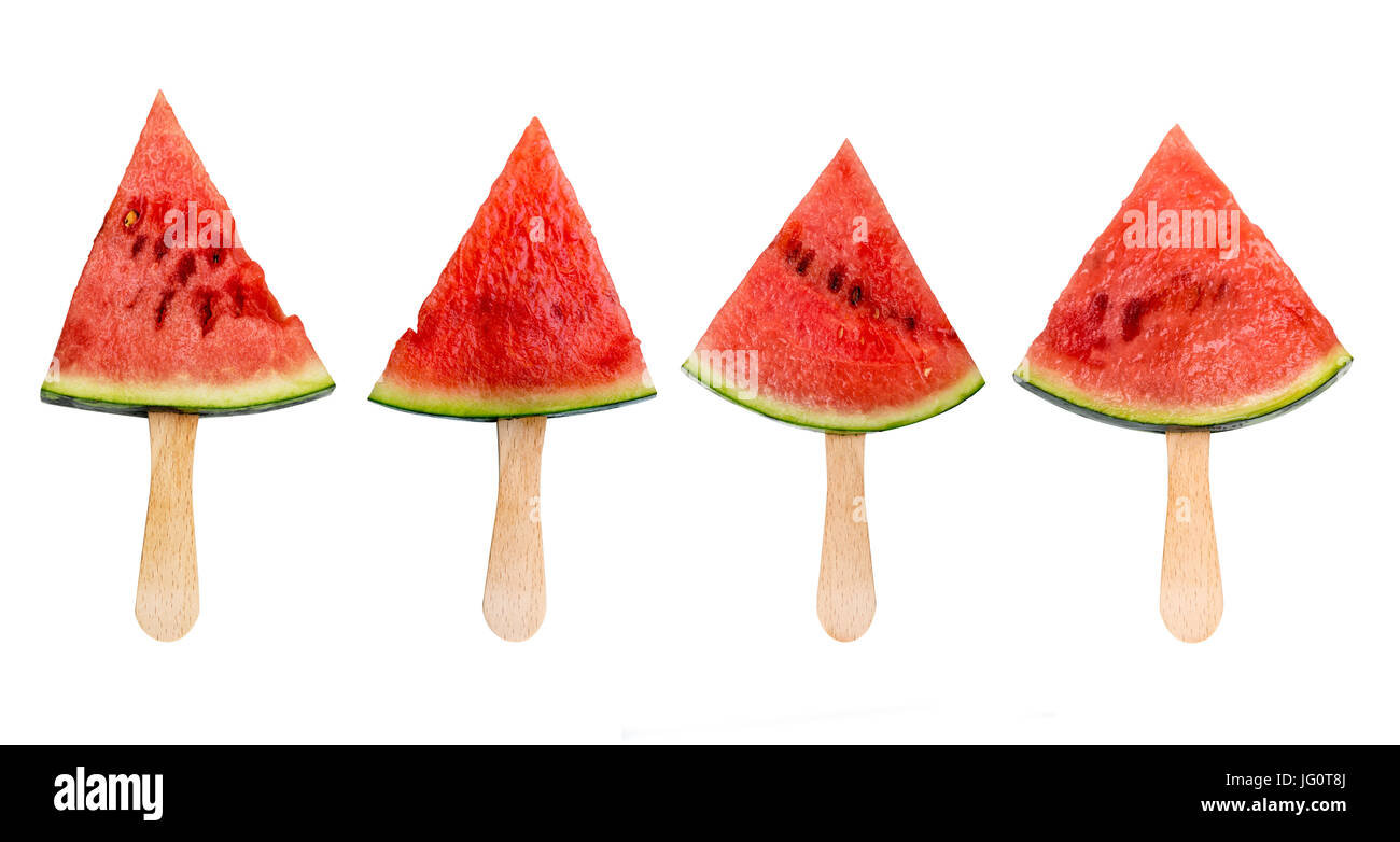 4 fetta di anguria popsicles isolati su sfondo bianco, frutta estiva fresca concept Foto Stock