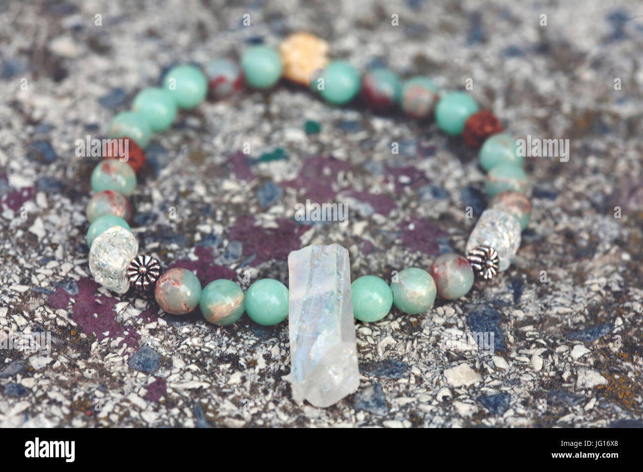 Bellissimo braccialetto energetico Foto Stock