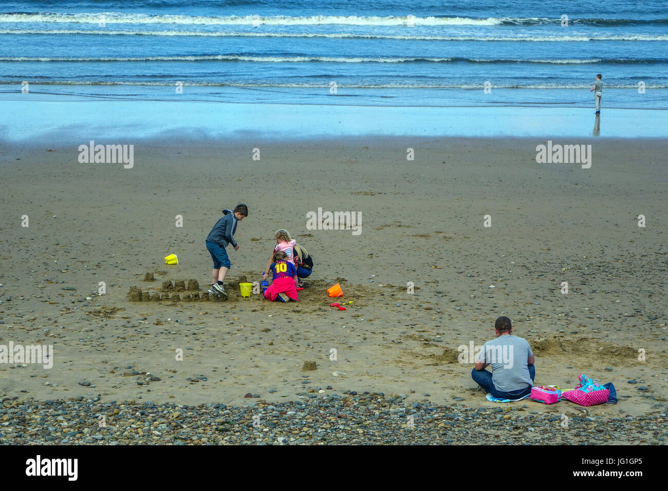 Tipico inglese estate vacanza mare, Saltburn dal mare, North Yorkshire Foto Stock