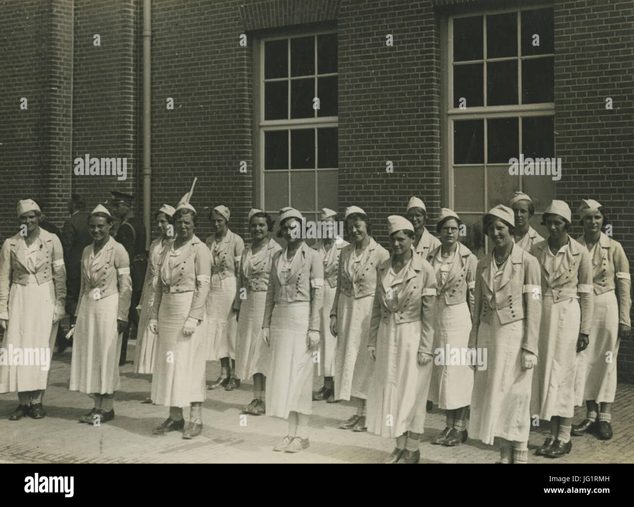De groep van het damesvendel Burgerwacht van Rotterdam onder leiding van mevrouw - F40358 - KNBLO Foto Stock