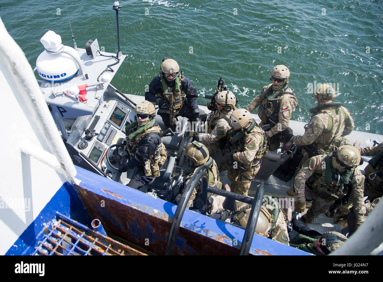 Il polacco navale forze speciali militari, Jednostka Wojskowa Formoza (unità militare Formoza) durante gli esercizi sul traghetto Stena Spirit Board. 23 giugno 2017 Gd Foto Stock