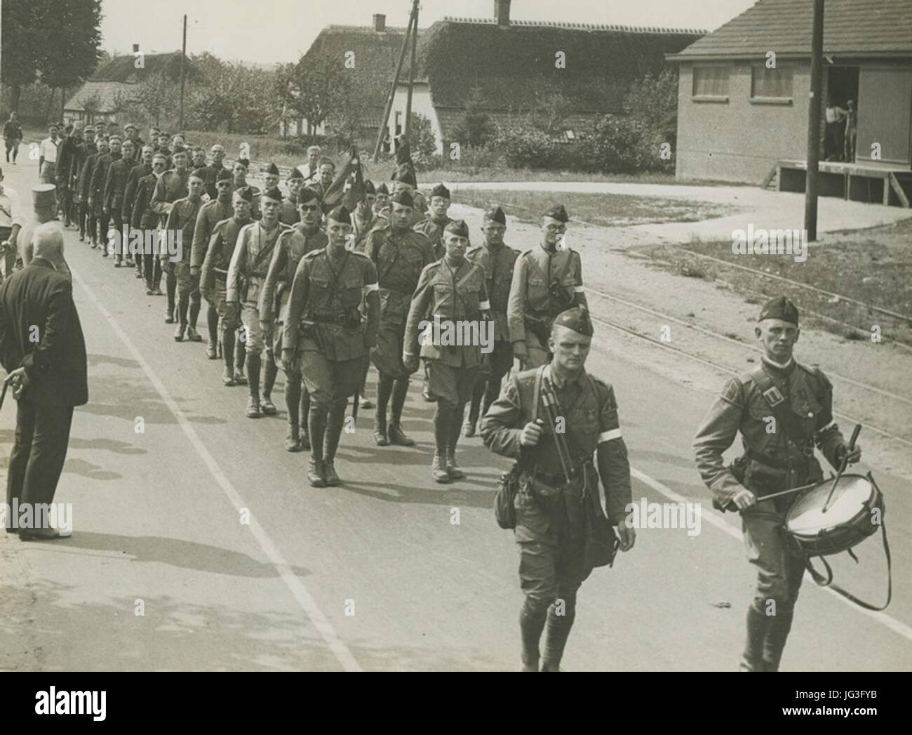 Het detachement van de Amsterdamse burgerwacht en een detachement van de politie - F40474 - KNBLO Foto Stock