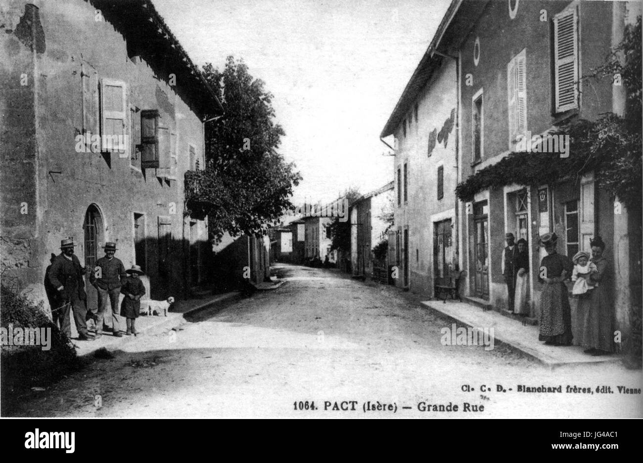 Patto, Grande Rue en 1908, p152 de L'Isère les 533 comuni - Cliché C D, Blanchard frères édit à Vienne Foto Stock