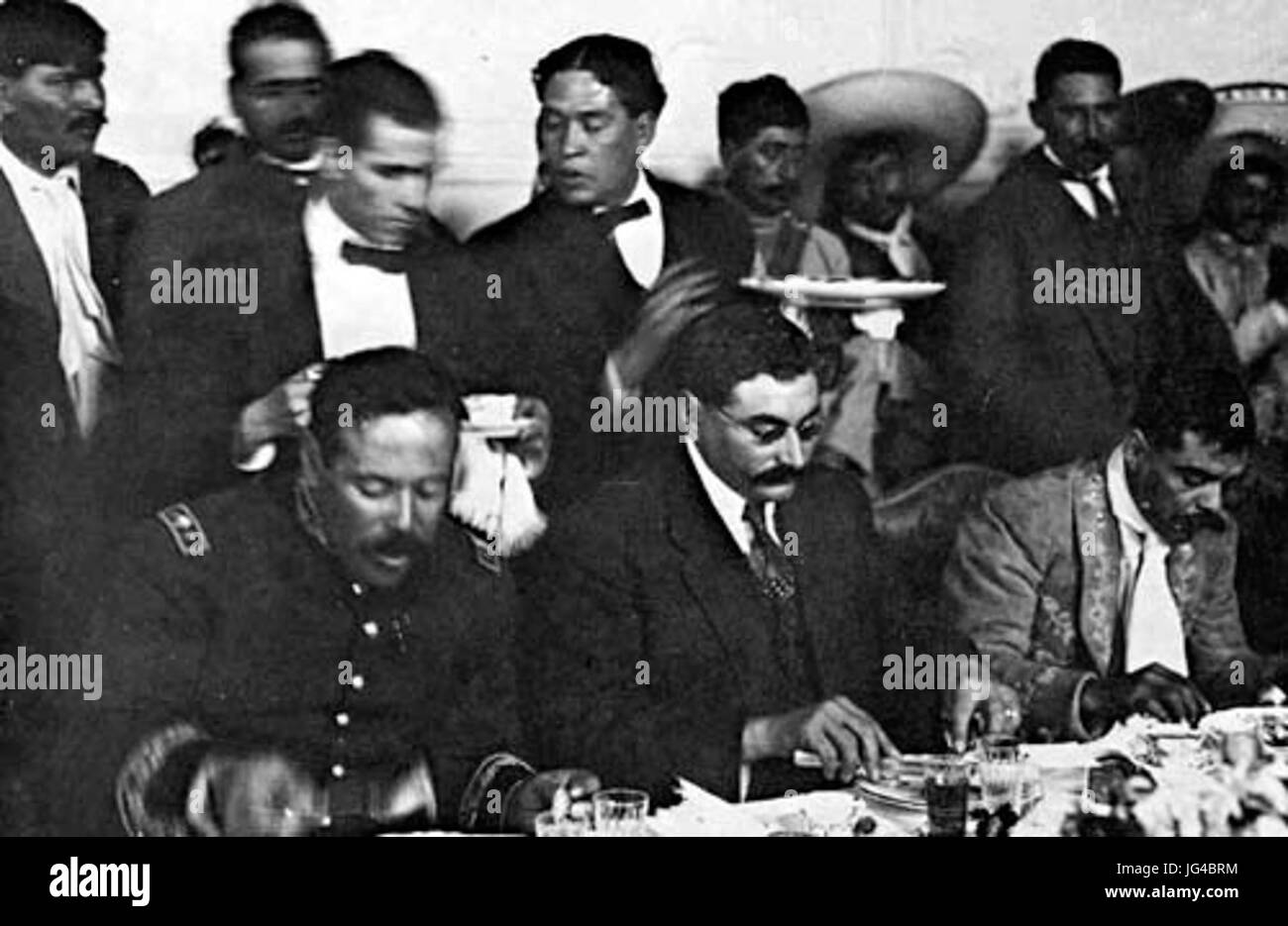 Pancho Villa El presidente Eulalio provvisorio Gutiérrez y Emiliano Zapata Foto Stock Pancho Villa El presidente Eulalio provvisorio Gutiérrez y Emiliano Zapata Foto Stock