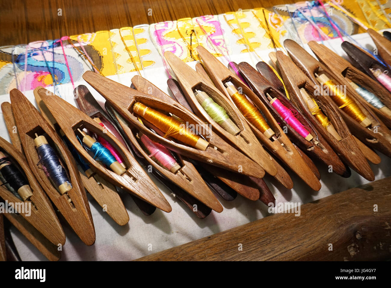 Strumenti per la tessitura di materiale in Myanmar, Sud Est asiatico Foto Stock
