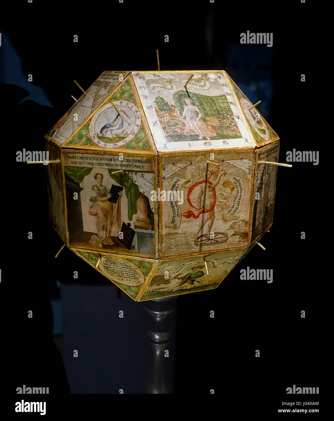 Orologio solare poliedrico di Ludwig von Hohenfeld, con 17 diversi sudials per la regione tra Tubinga e Stoccarda, 1596, legno, carta, ferro, ottone - Landesmuseum Württemberg - Stuttgart, Germania - DSC03151 Foto Stock