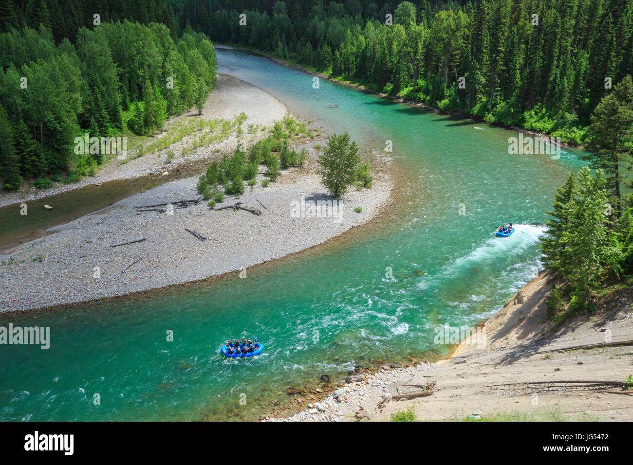 Rafters sul medio forcella fiume flathead lungo il confine del parco nazionale di Glacier vicino a essex, montana Foto Stock