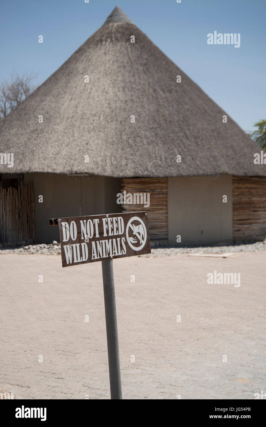 Non alimentare animali selvatici segno, Etosha, Namibia Foto Stock
