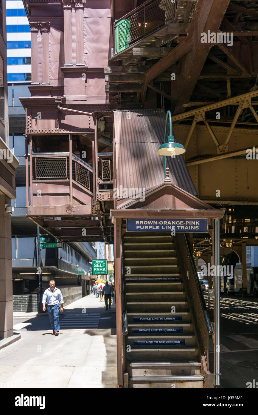 Ingresso alla stazione di Quincy su Chicago L, ferrovia sopraelevata. Foto Stock