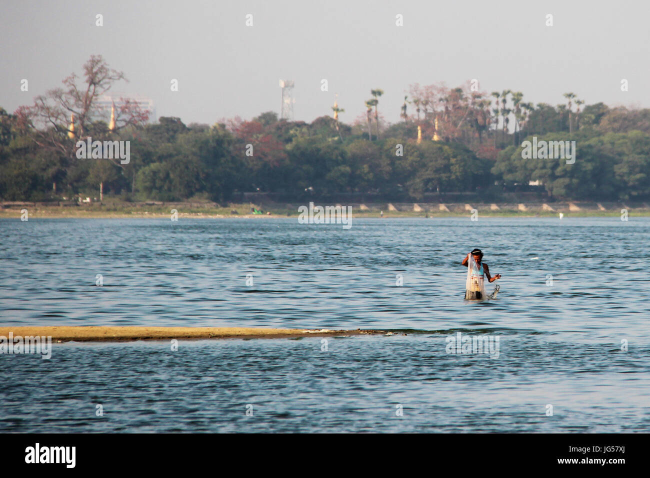 U è il più antico e il più lungo in legno di teak, ponte del mondo. Foto Stock