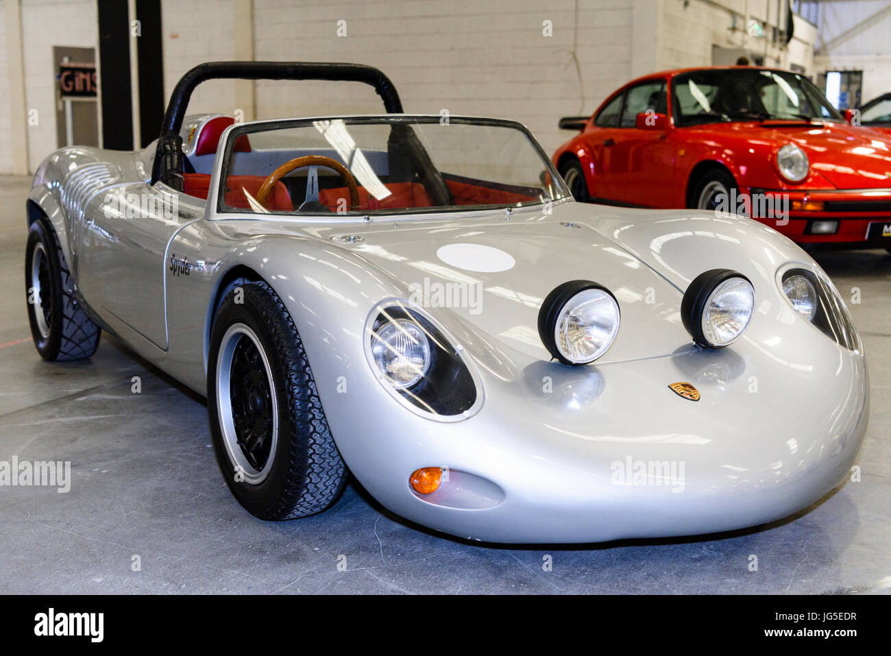 1957 Porsche 718 RSK Spyder, con una potenza di 142 547 Tipo 1,5 litri a 4 cilindri, 4 alberi a camme motore aspirato motore boxer. Per un valore di oltre £ 1,5 m. Foto Stock