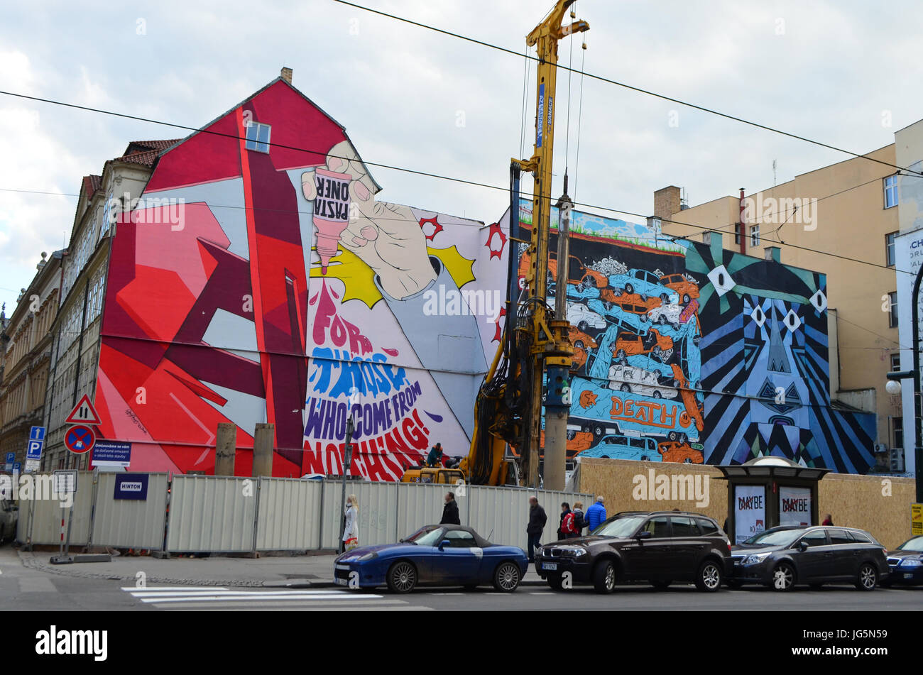 Street Arte Urbana di Pasta Oner a Narodni Trida a Praga, Repubblica Ceca Foto Stock