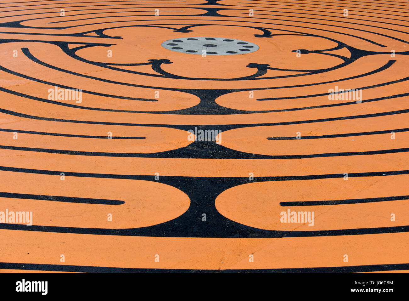 Close-up del labirinto arancione presso gli artisti a giocare giochi a Seattle Center di Seattle, Washington Foto Stock