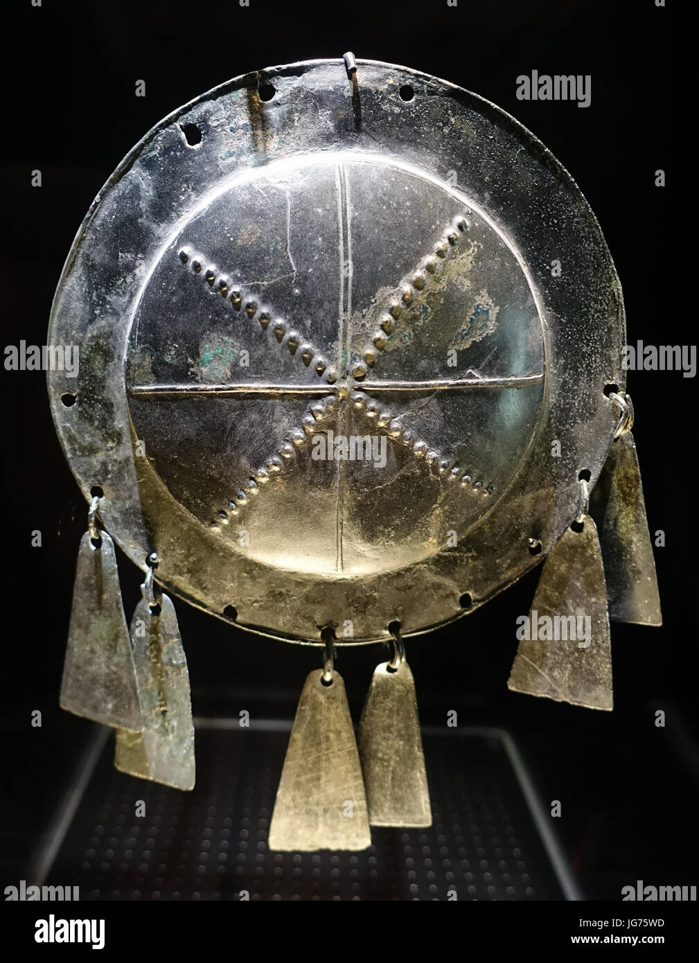 Situla coperchio con sonagli, Heidenheim-Schnaitheim, Ostalbkreis, settimo secolo a.c. bronzo - Landesmuseum Württemberg - Stuttgart, Germania - DSC02813 Foto Stock