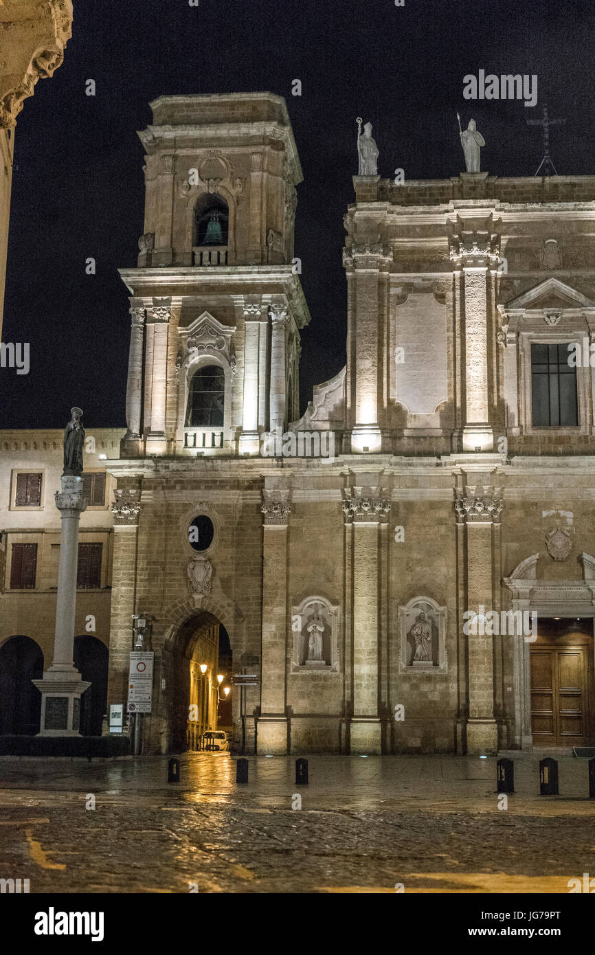 Nella cattedrale di Brindisi di notte, Puglia, Italia Foto Stock