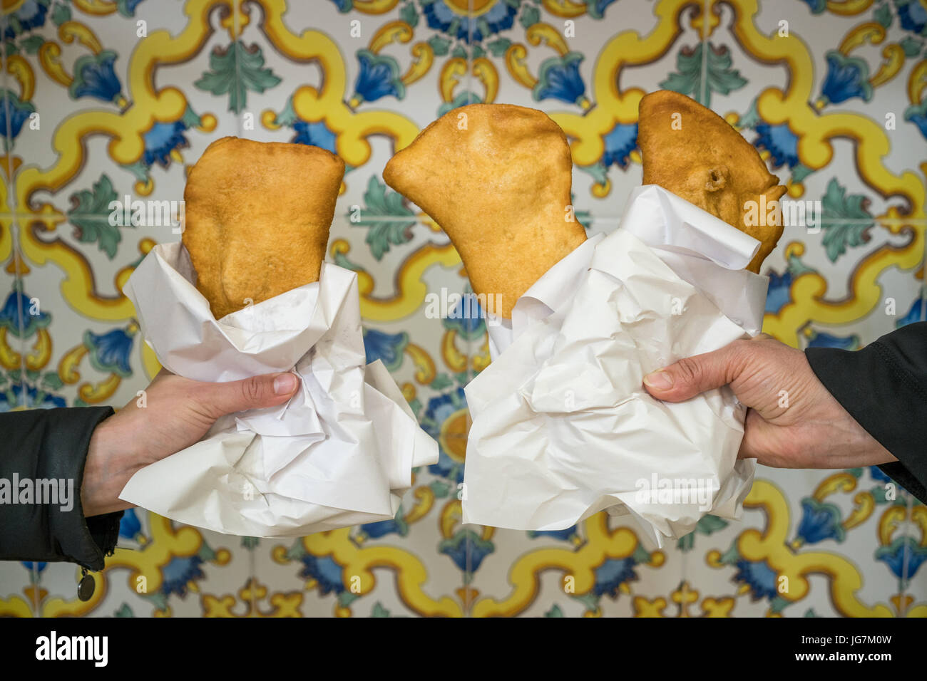 Tradizionale cibo fritta da Brindisi, Italia, Europa Foto Stock