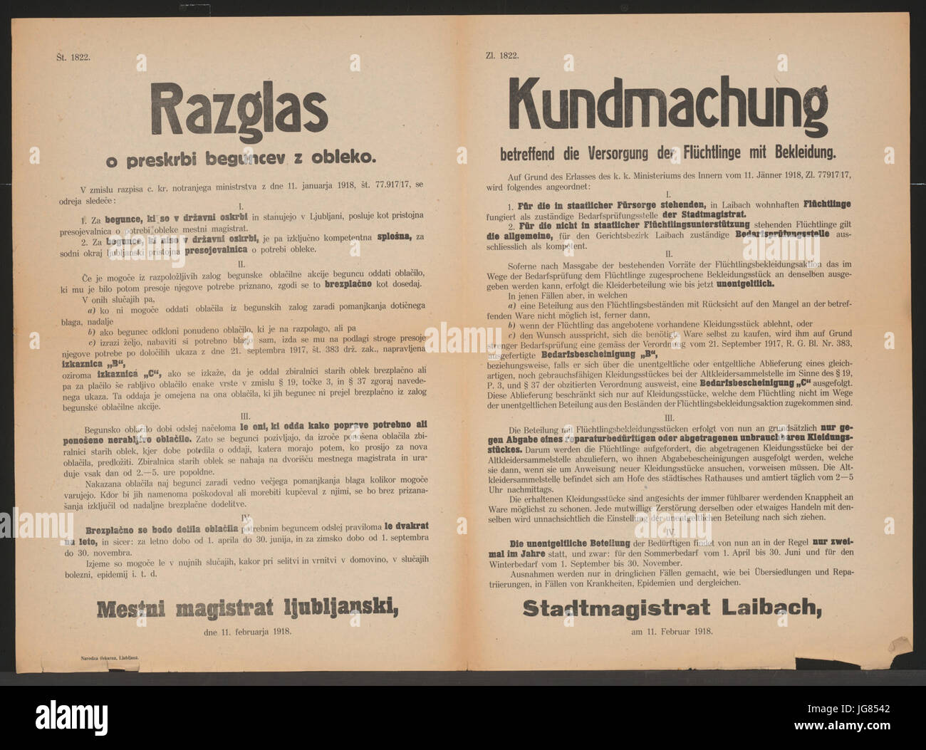 Versorgung der Flüchtlinge mit Kleidung - Kundmachung - Laibach - Mehrsprachiges Plakat 1918 Foto Stock