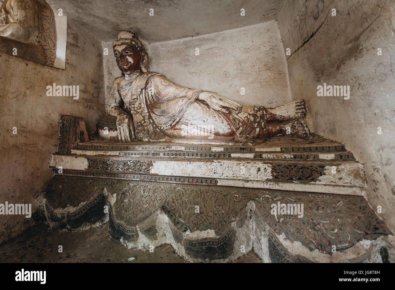 Bellissima statua di Buddha all'interno di Po Win Daung grotte nel quartiere Monywa Sagaing Regione Nord del Myanmar / Birmania - Foto di viaggio / cultura Myanmar Foto Stock