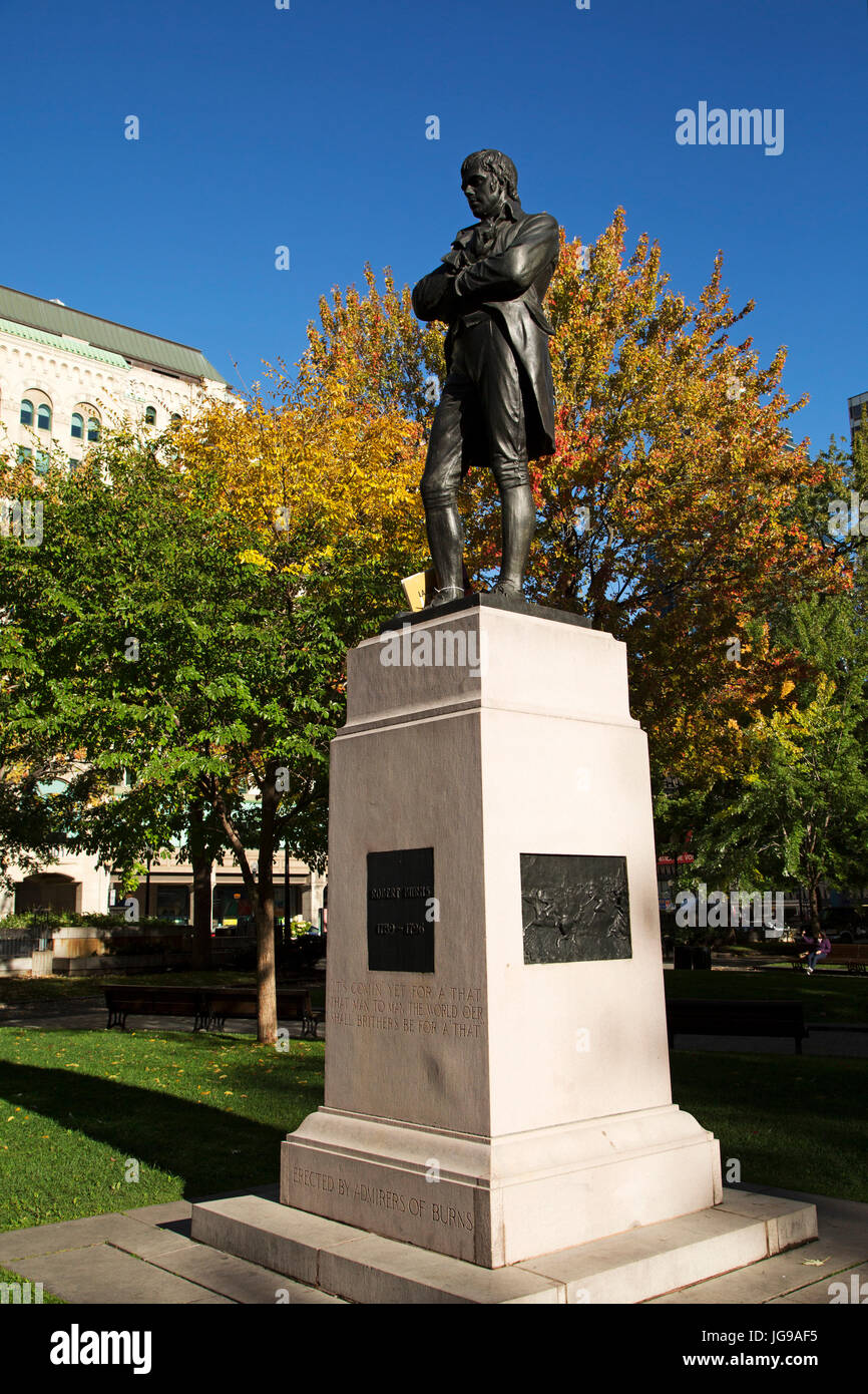 Stato di Robert Burns a Dorchester Square a Montreal, Canada. Burns (1759 - 1796) è la Scozia il poeta nazionale. Foto Stock