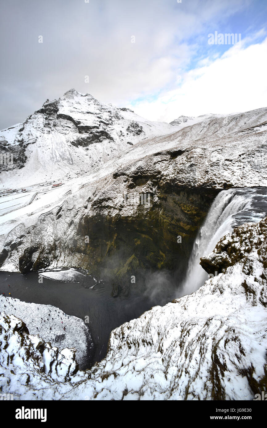 Cascata di Skógafoss, Islanda, in inverno Foto Stock