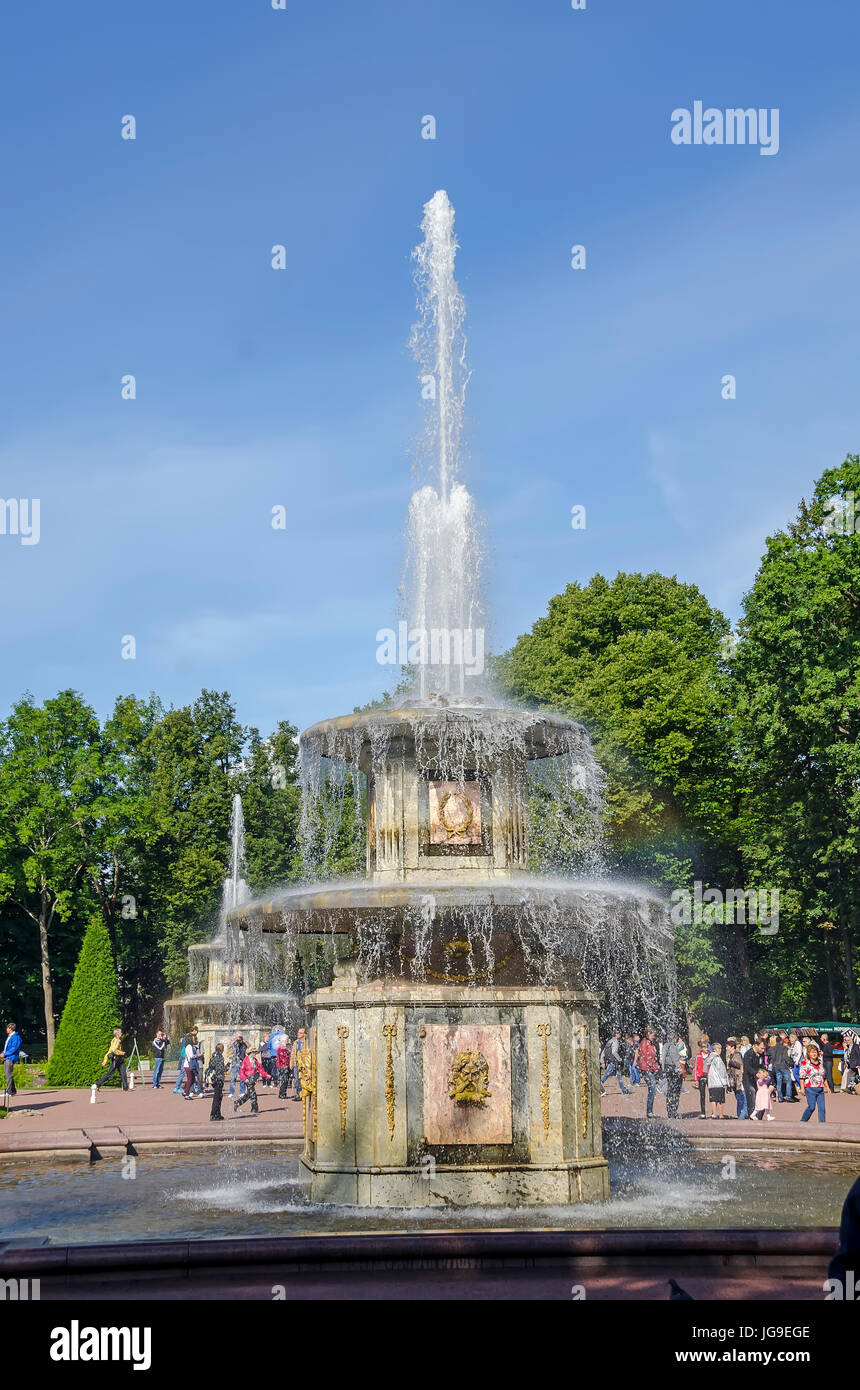 Peterhof Palace Fontana Romana nel giardino inferiore nei pressi di San Pietroburgo, Russia Foto Stock