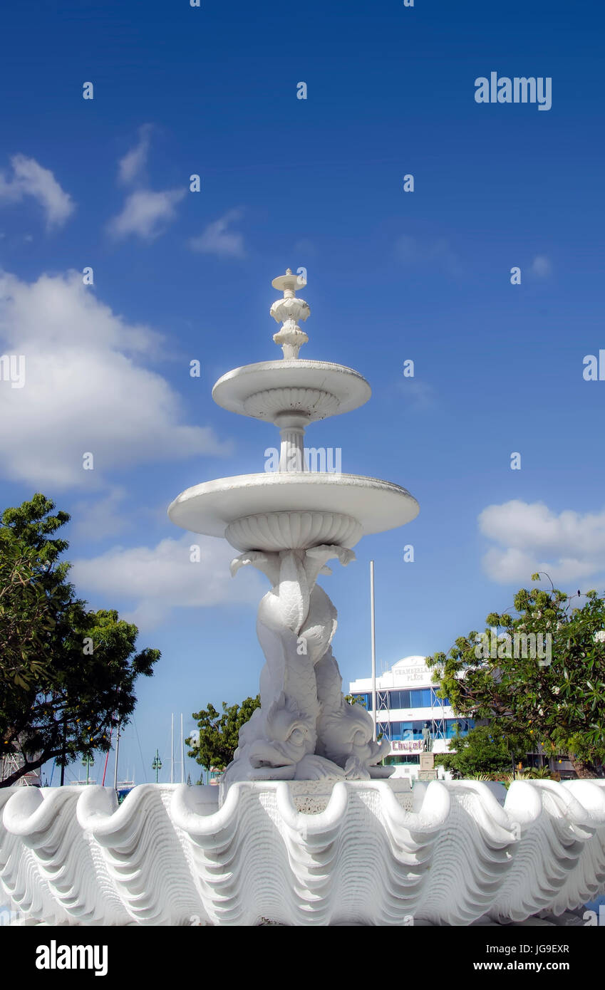 Fontana dei delfini in Piazza degli Eroi di Bridgetown Barbados Foto Stock