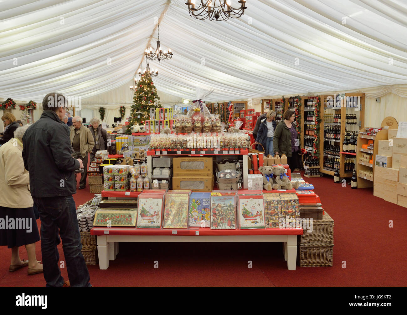 La Chatsworth Farm Shop, Chatsworth, Derbyshire, in Inghilterra, Regno Unito Foto Stock