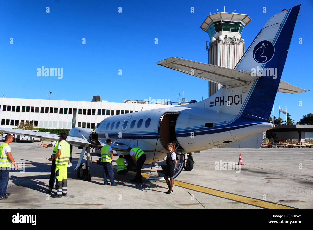 SPLIT/Croazia - 29 giugno 2017: a British Aerospace Jetstream 32 mediante aria commerciale pronto ad operare un volo per il croato vettore nazionale Croatia Airlines t Foto Stock