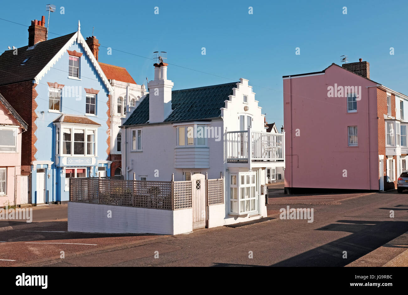 Piccolo cottage sul mare house si affaccia sulla spiaggia di Aldeburgh Suffolk REGNO UNITO Foto Stock