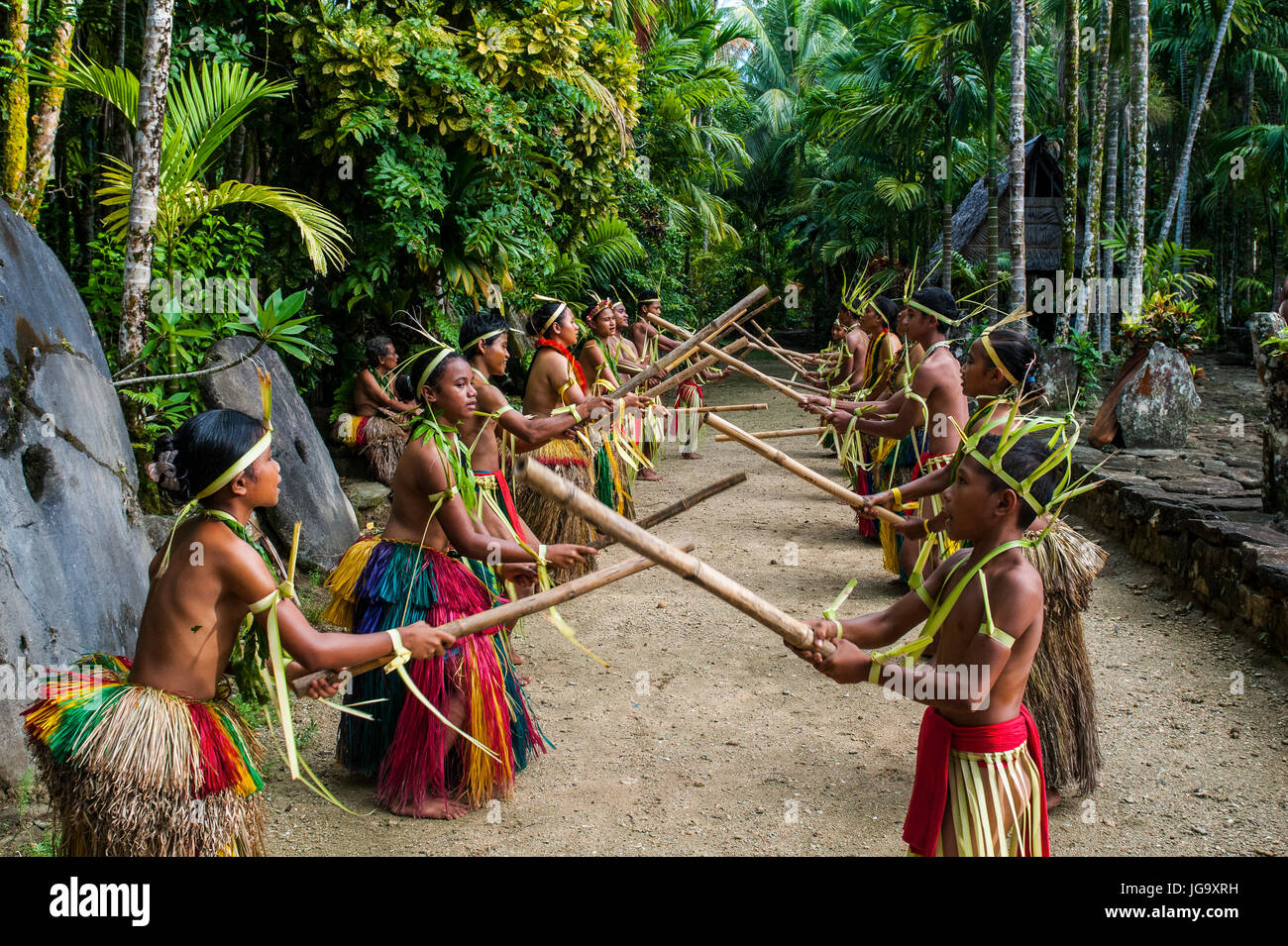 Stick danza dal popolo tribale dell isola di Yap, Stati Federati di Micronesia Foto Stock