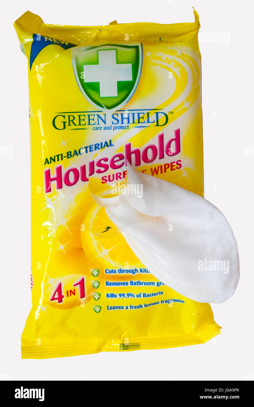 Il pacchetto di protezione verde anti-batterica di superficie per uso domestico delle salviette aprire isolati su sfondo bianco Foto Stock