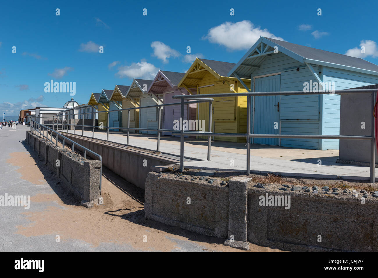 Cabine sulla spiaggia, sul lungomare a Fleetwood Lancashire Foto Stock