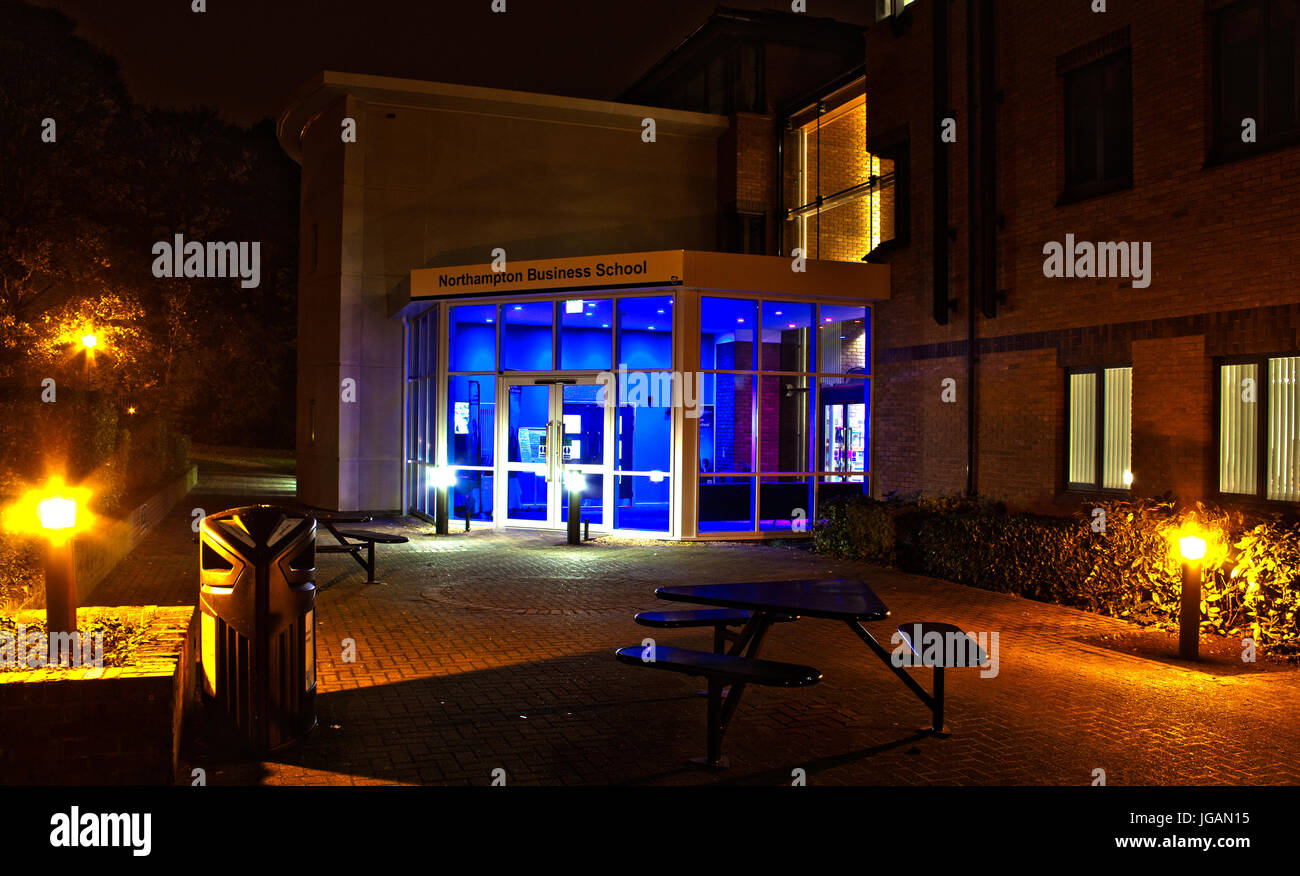 Northampton Business School di notte - REGNO UNITO Foto Stock