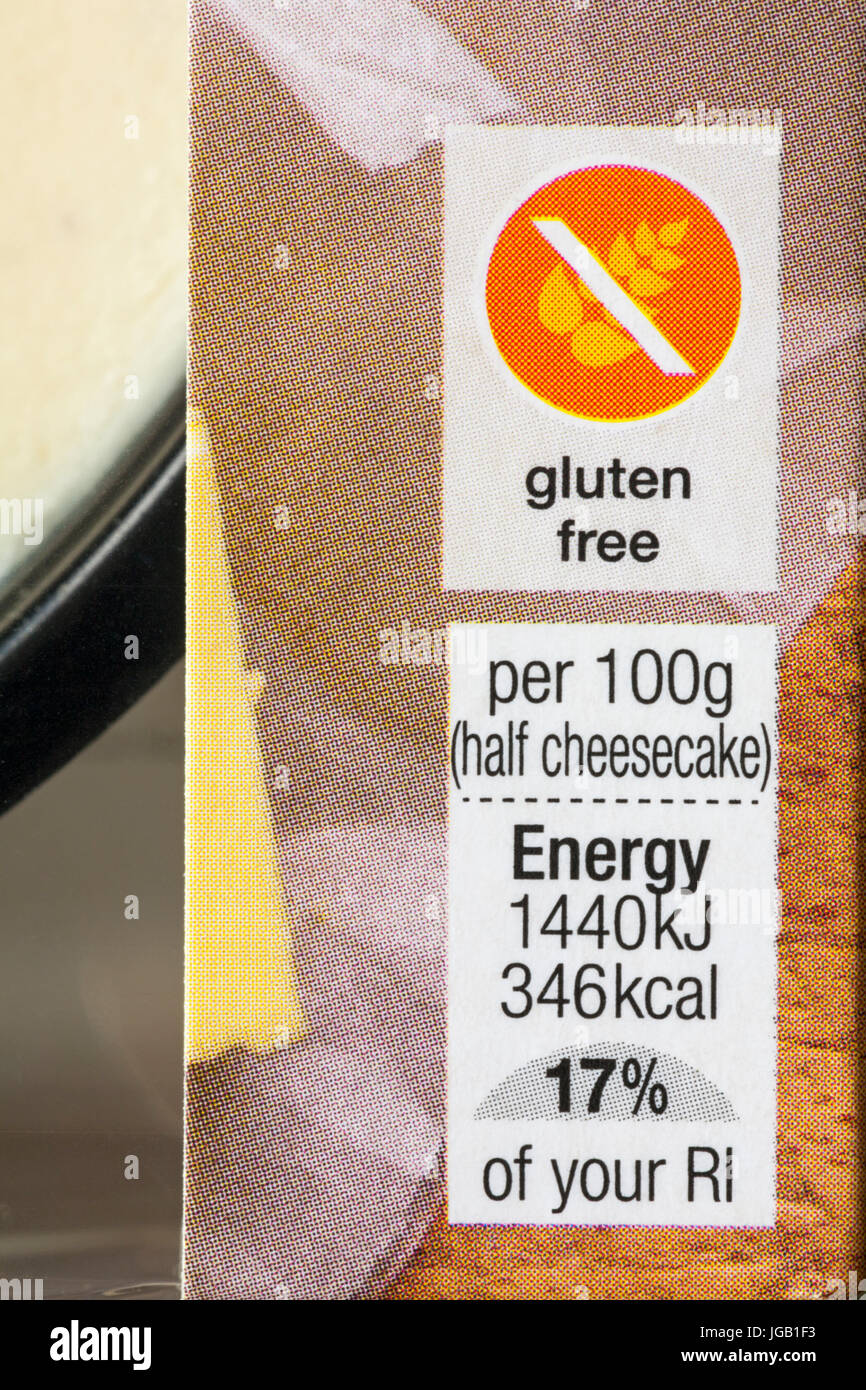 Dettagli su M&S New York Cheesecake fatta senza frumento, glutine una cremosa cotta Madagascan vanilla cheesecake su un senza glutine digestivi base di biscotto Foto Stock