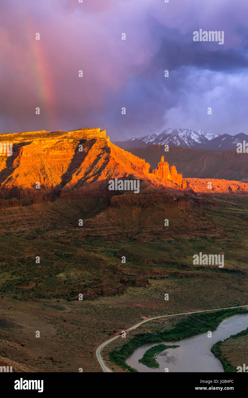 Le Torri di Fisher nella luce del tramonto, vicino a Moab, Utah, Stati Uniti d'America Foto Stock