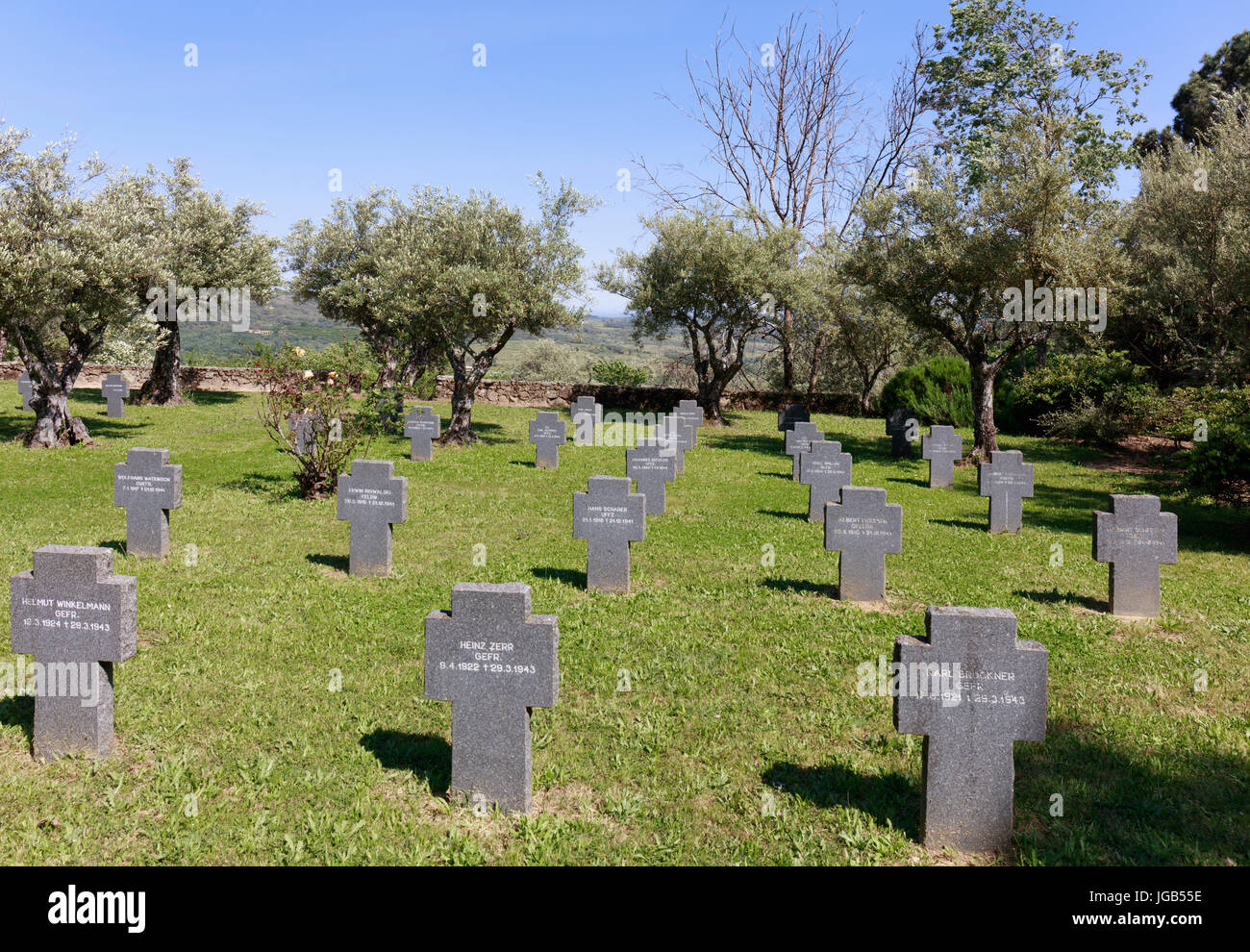 A Cuacos De Yuste, provincia di Cáceres, Estremadura, Spagna. Cimitero militare tedesco. 26 morti dalla prima guerra mondiale e 154 dalla Seconda Guerra Mondiale Foto Stock