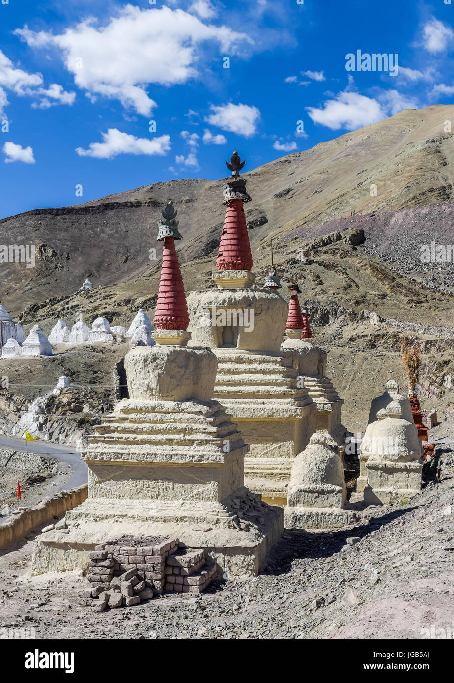 Stupa buddisti in leh, ladakh, India Foto Stock