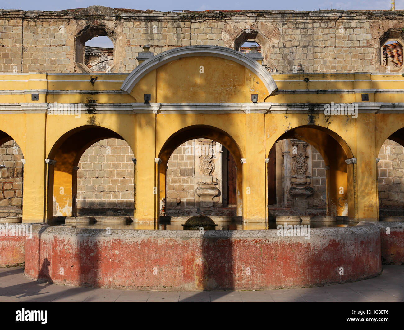 Lavanderia pubblica fontana a Antigua, Guatemala Foto Stock