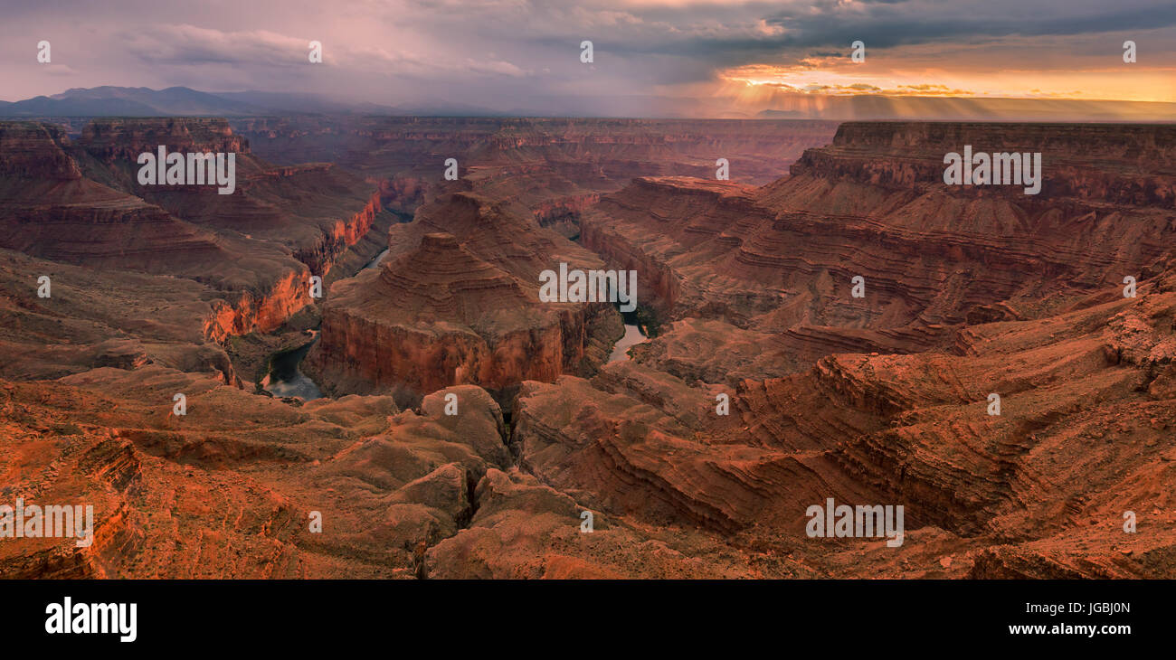 Punto Tatahatso, con vista sul fiume Colorado, Northern Arizona, Stati Uniti d'America Foto Stock