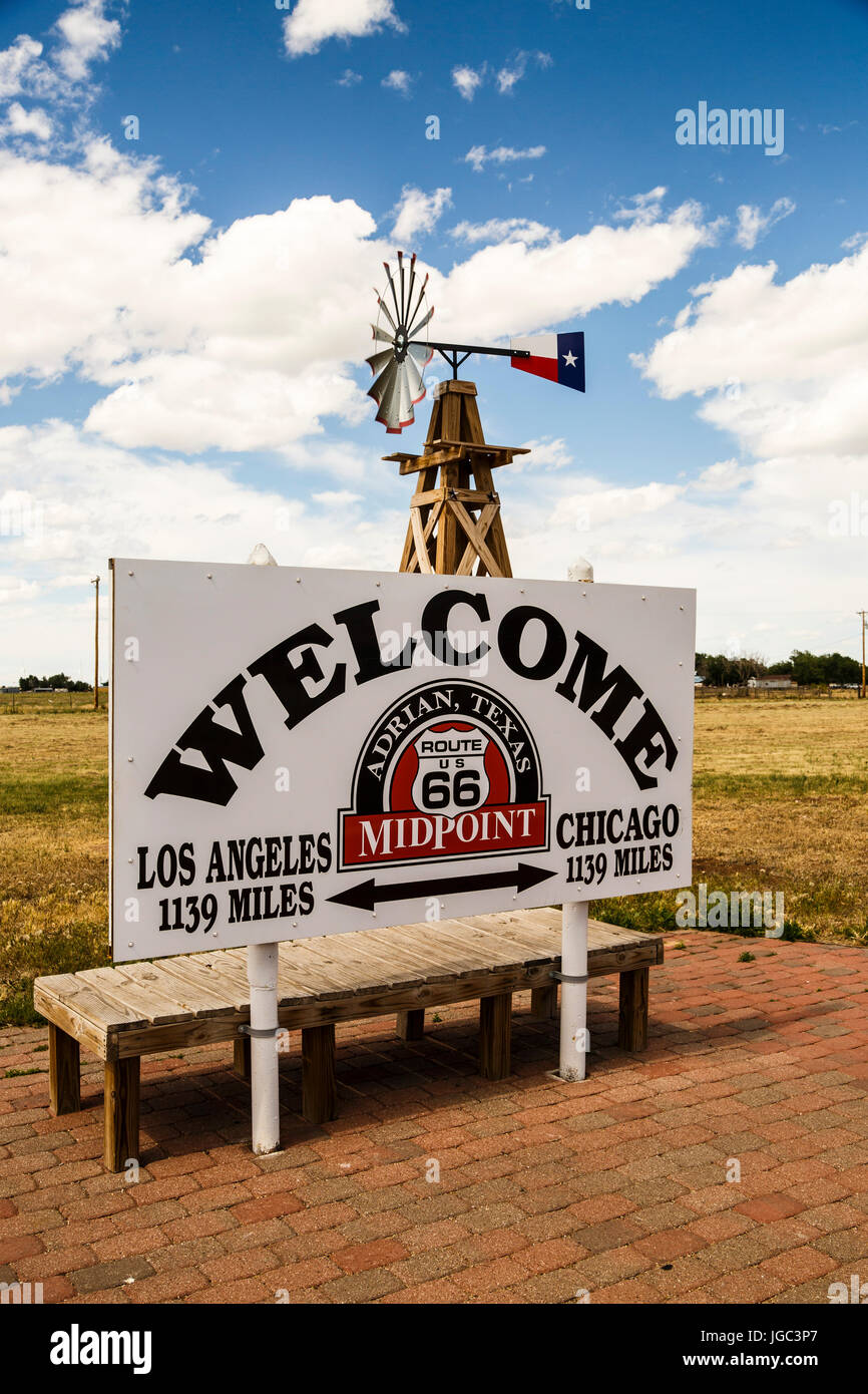 Punto intermedio, la Storica Route 66, Texas, Stati Uniti d'America Foto Stock