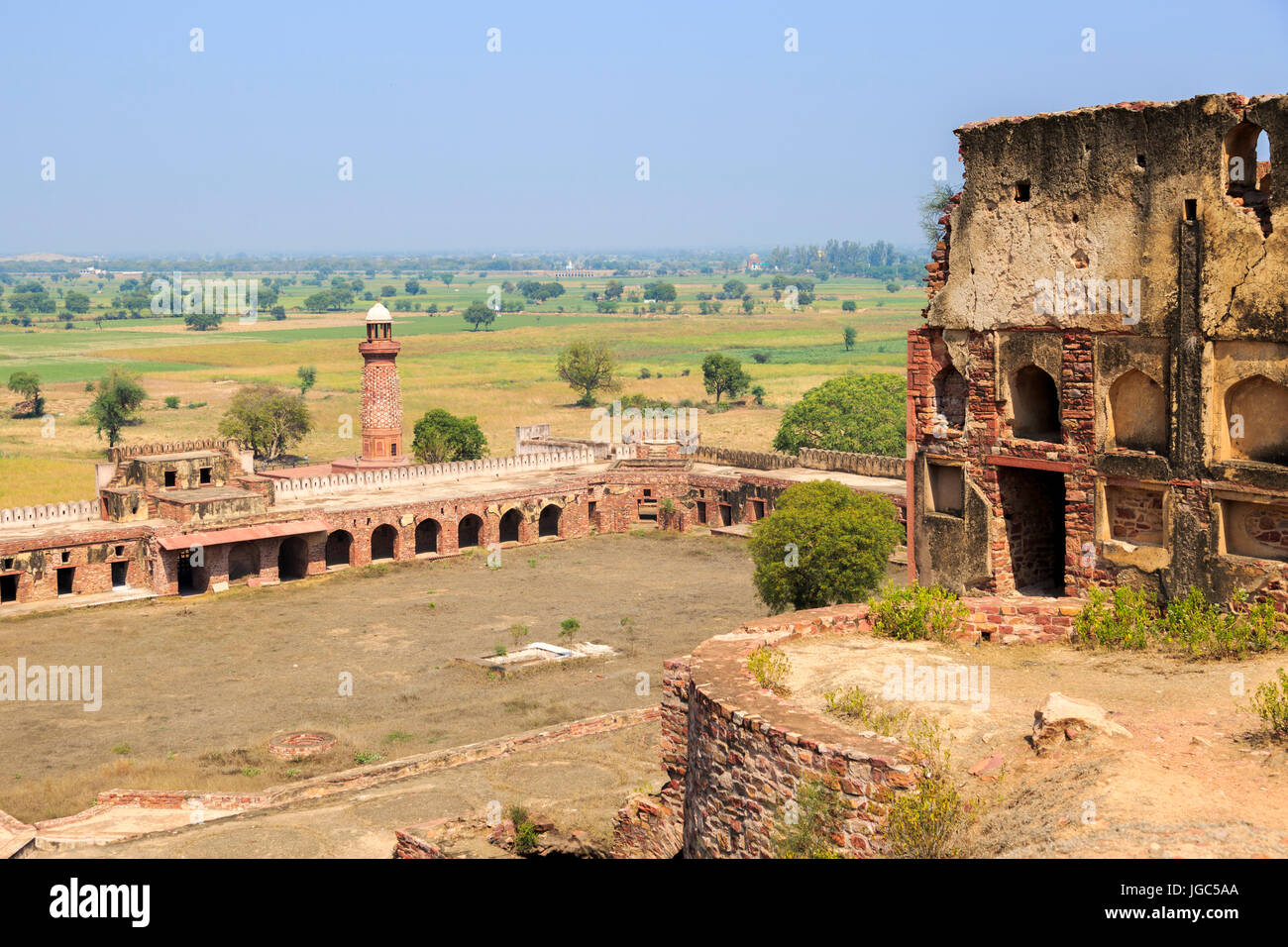 Hiran Minar e caravanserai, Fatehpur Sikri, India Foto Stock